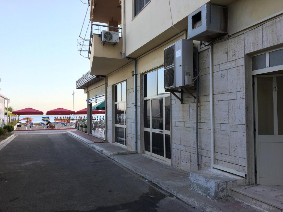 Spacious 2 Bedroom Apartment In Durres Beach Exterior foto